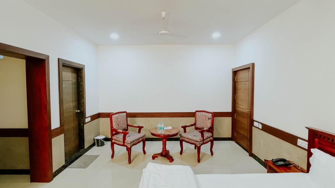Hotel Tirth By Sonu'S Ujjain Exterior foto