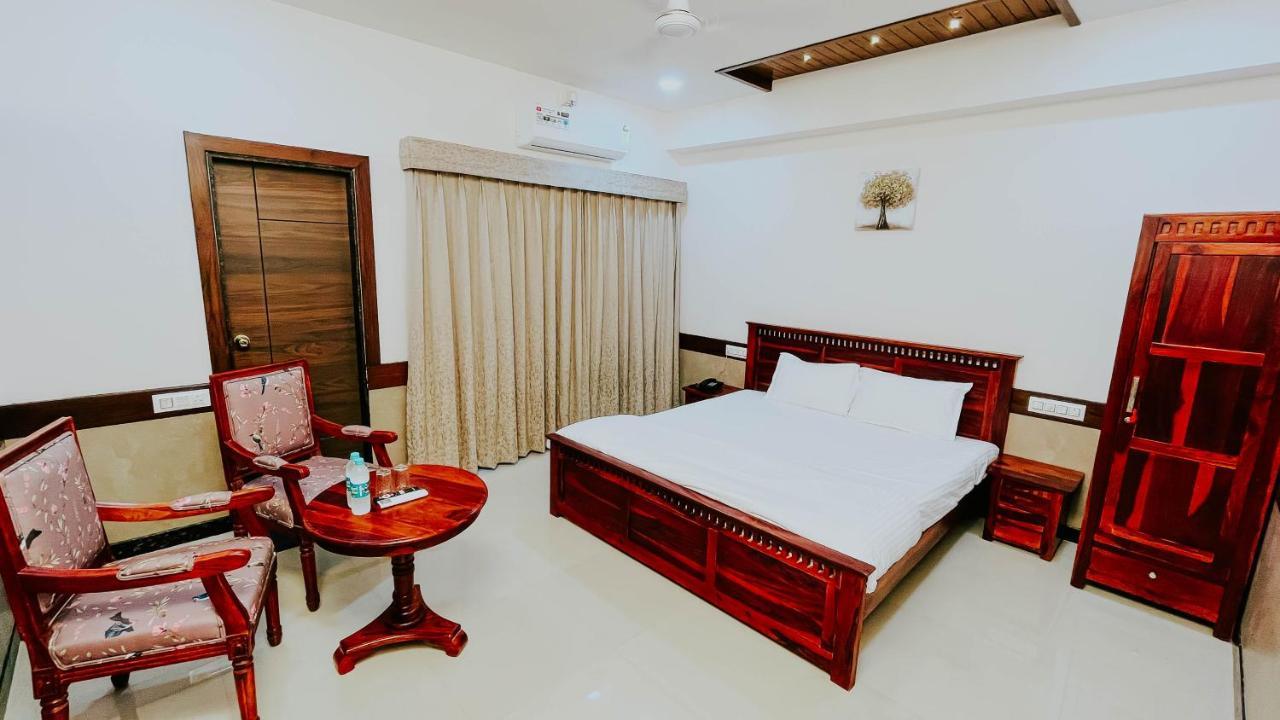 Hotel Tirth By Sonu'S Ujjain Exterior foto