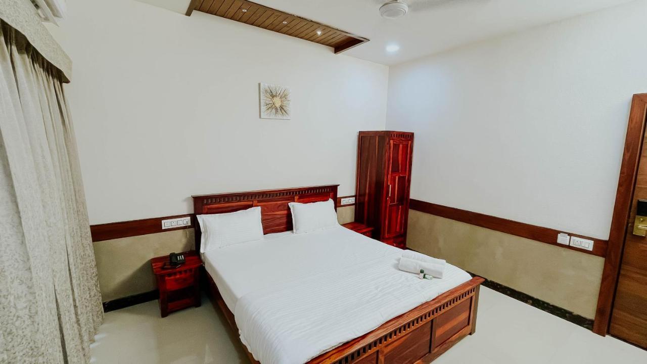 Hotel Tirth By Sonu'S Ujjain Exterior foto
