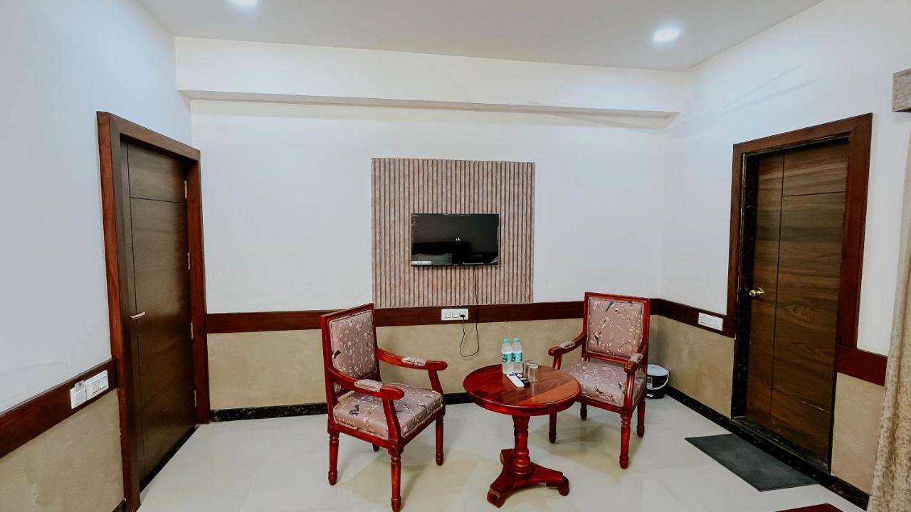 Hotel Tirth By Sonu'S Ujjain Exterior foto