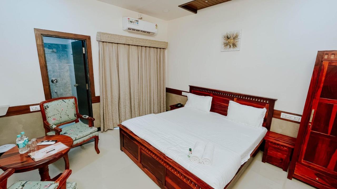 Hotel Tirth By Sonu'S Ujjain Exterior foto
