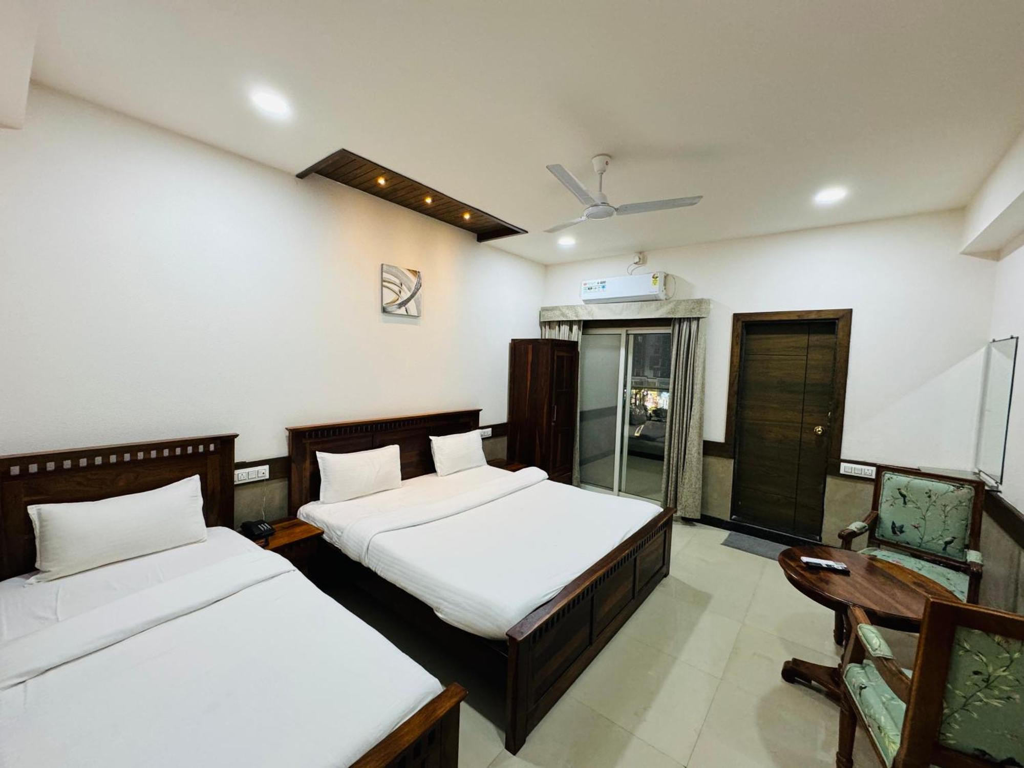 Hotel Tirth By Sonu'S Ujjain Exterior foto