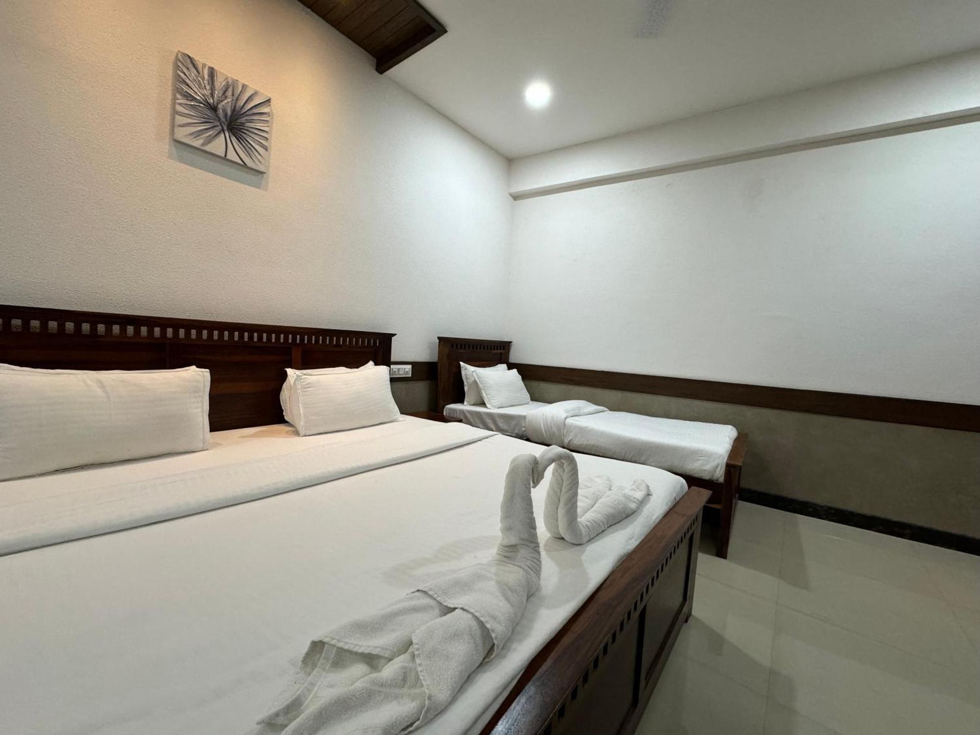 Hotel Tirth By Sonu'S Ujjain Zimmer foto