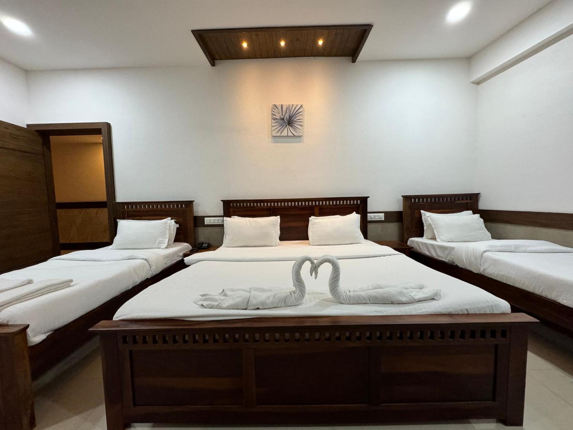 Hotel Tirth By Sonu'S Ujjain Zimmer foto